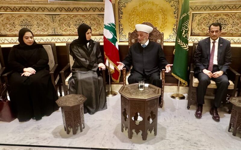 استقبل مفتي الجمهورية اللبنانية الشيخ عبد اللطيف دريان في دار الفتوى وزيرة التربية والتعليم العالي في دولة قطر سعادة السيدة لولوة بنت راشد بن محمد الخاطر